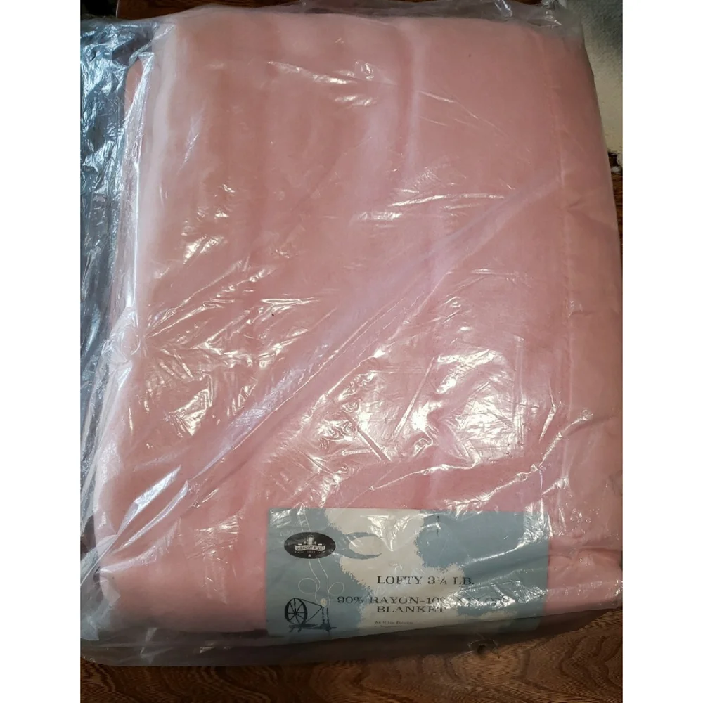 Blanket Frosty Pink Satin Trim NEW Harmony House 72x90 Full/Queen 8537 NIP NOS - Picture 2 of 6